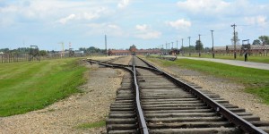 Eisenbahngleise zum KZ